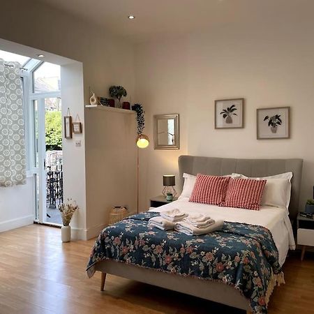 Cute&Cozy Studio Apt In Barons Court Londen Buitenkant foto