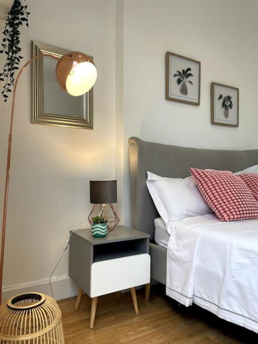Cute&Cozy Studio Apt In Barons Court Londen Buitenkant foto