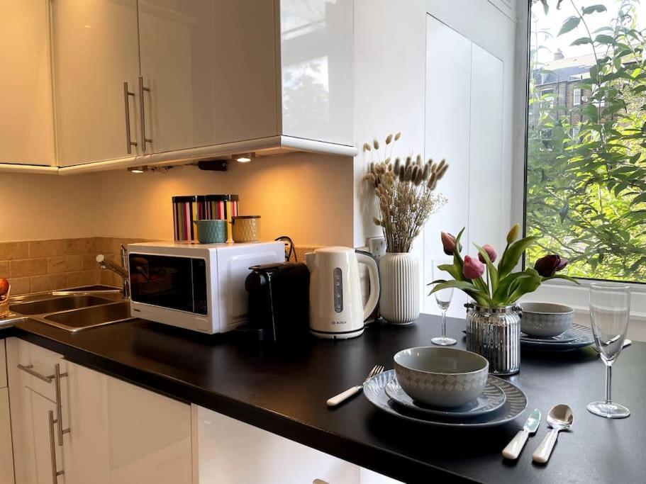 Cute&Cozy Studio Apt In Barons Court Londen Buitenkant foto